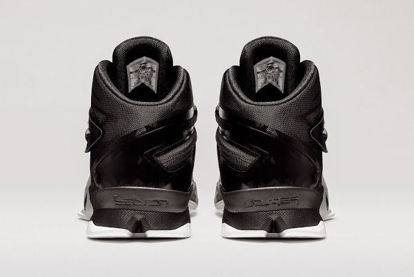 Shop Nike Zoom Soldier 8 TB 653648-001