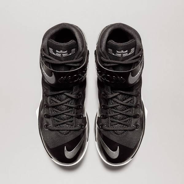 Order Nike Zoom Soldier 8 TB Sepatu Basket 653648-001