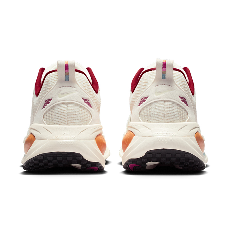 Lookbook Nike Zoom Vomero 18 Zapatillas para Correr. IQ1131-120