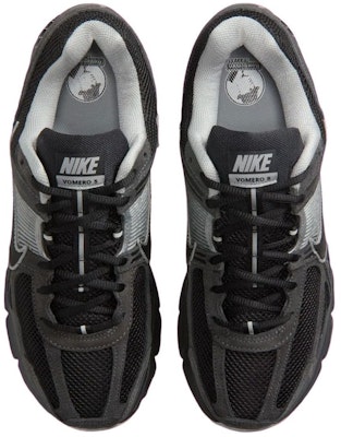 Nike Zoom Vomero 5 ''深炭灰 平銀'' HF1553-006 Lookbook Nike Zoom Vomero 5 ''深炭灰 平銀'' HF1553-006