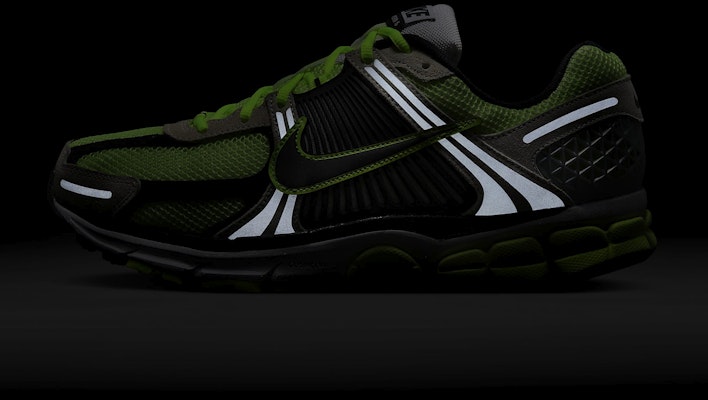 Nike Zoom Vomero 5 'Putih Logam Bolt' FB9149-701 3