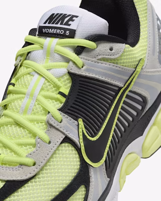 Nike Zoom Vomero 5 'Putih Logam Bolt' FB9149-701 Sizing Nike Zoom Vomero 5 'Putih Logam Bolt' FB9149-701