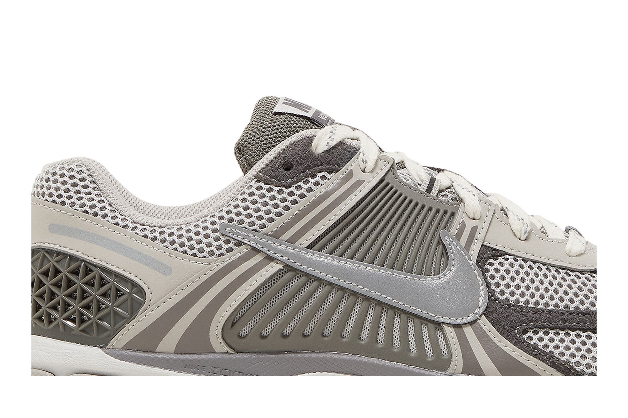 Lookbook Nike Zoom Vomero 5 ''Light Iron Ore'' Herren Sneaker FD0791-012