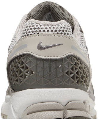 Nike Zoom Vomero 5 'Light Iron Ore' FD0791-012 Sizing Nike Zoom Vomero 5 'Light Iron Ore' FD0791-012