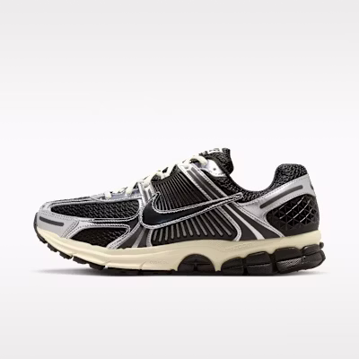 nike-zoom-vomero-5-black-metallic-silver-coconut-milk-chrome-im-3486-003