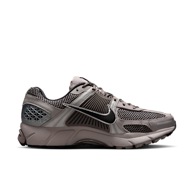 Shop Nike Zoom Vomero 5 Kelabu Kolej/Batu Gua/Perak Metalik/Hitam FB9149-005