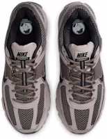 Purchase Nike Zoom Vomero 5 Kelabu Kolej/Batu Gua/Perak Metalik/Hitam FB9149-005