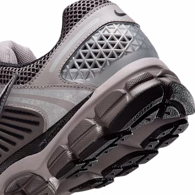 Nike Zoom Vomero 5 Kelabu Kolej/Batu Gua/Perak Metalik/Hitam FB9149-005 1