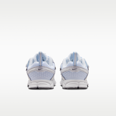 Details for Nike Zoom Vomero 5 Abu-Abu Football/Pencil Point/Putih Summit IO7467-002