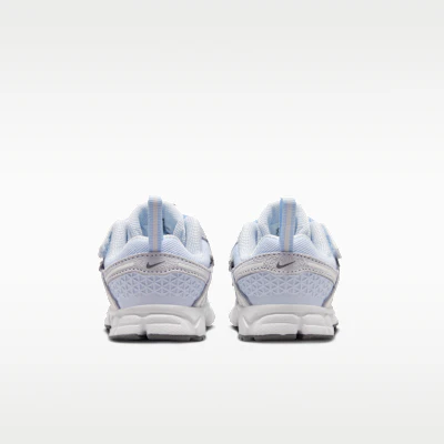 Nike Zoom Vomero 5 Abu-Abu Football/Pencil Point/Putih Summit IO7467-002 Details for Nike Zoom Vomero 5 Abu-Abu Football/Pencil Point/Putih Summit IO7467-002