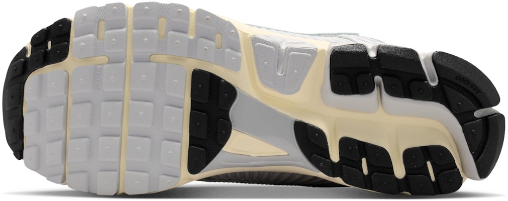 Nike Air Zoom Vomero 5 ''Kelabu Fog Chrome'' IM3486-002 Details for Nike Air Zoom Vomero 5 ''Kelabu Fog Chrome'' IM3486-002