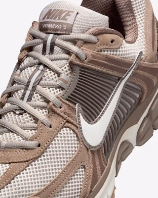 Nike Zoom Vomero 5 HF1553-004 Sizing Nike Zoom Vomero 5 HF1553-004