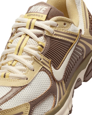 (Youth) Nike Zoom Vomero 5 HV6009-111 Sizing (Youth) Nike Zoom Vomero 5 HV6009-111