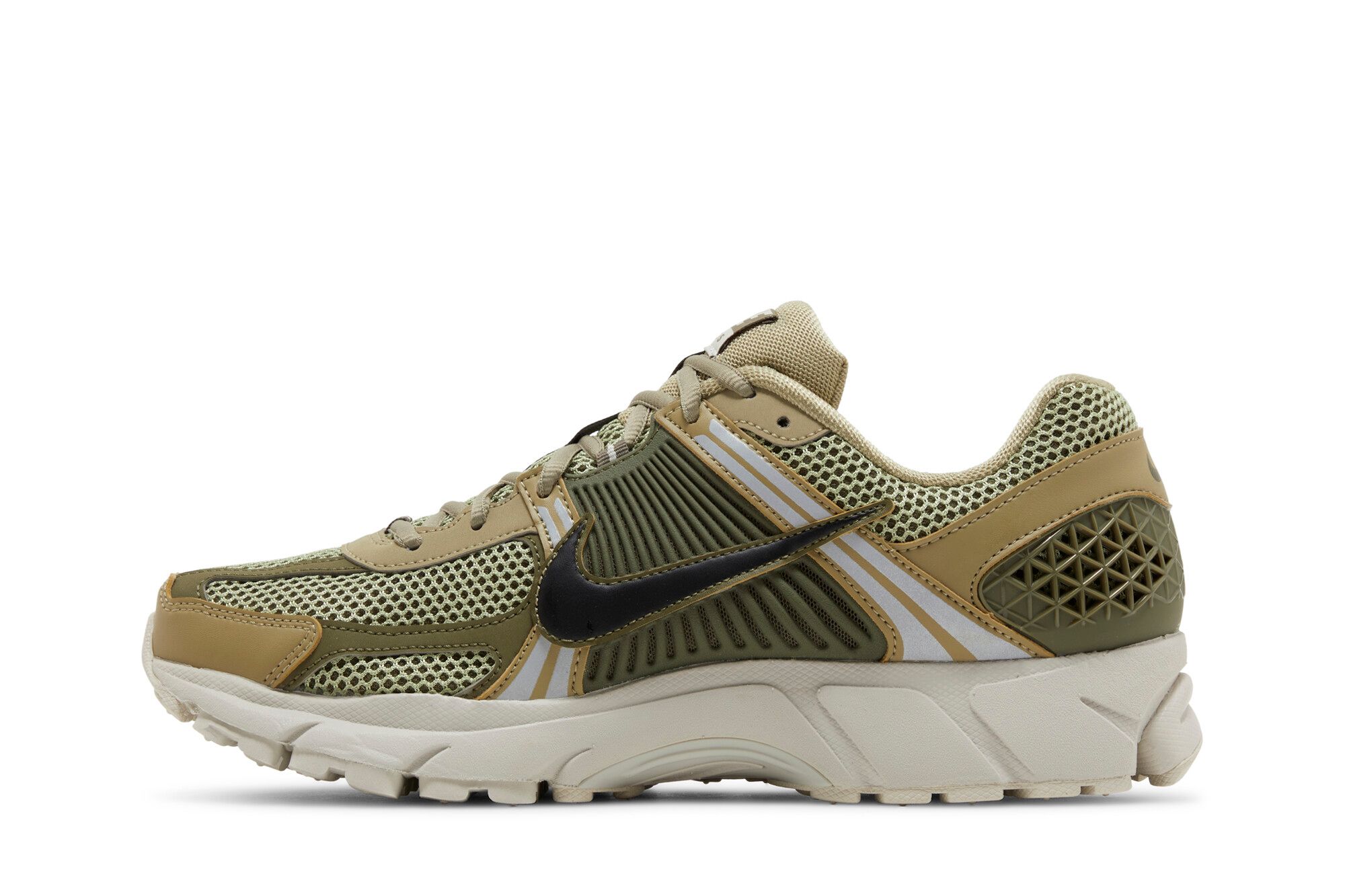 Lookbook Nike Zoom Vomero 5 Neutraal Olive FJ1915-200