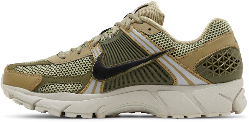 Nike Zoom Vomero 5 Neutraal Olive FJ1915-200 Lookbook Nike Zoom Vomero 5 Neutraal Olive FJ1915-200