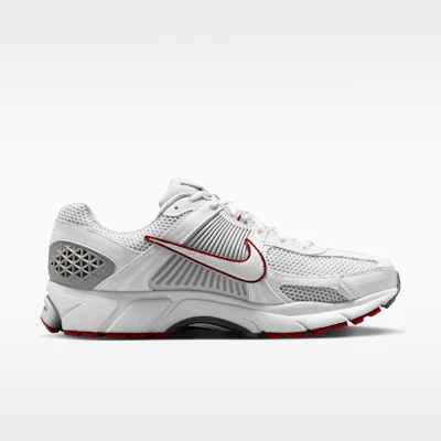 Nike Zoom Vomero 5 Photon Dust/Grijze Mist/Dune Rood/Summit Wit FB9149-009 Lookbook Nike Zoom Vomero 5 Photon Dust/Grijze Mist/Dune Rood/Summit Wit FB9149-009