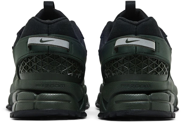 Nike Zoom Vomero 5 Roam Winterized ''Sequoia Schwarz'' FV2295-300 Details for Nike Zoom Vomero 5 Roam Winterized ''Sequoia Schwarz'' FV2295-300