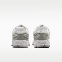 Sizing Nike Zoom Vomero 5 SE Bust Kelabu/Platinum Tint/Putih/Light Smoke Kelabu IH8039-001