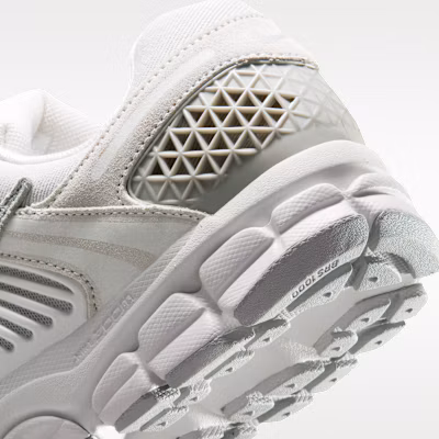 Nike Zoom Vomero 5 SE Bust Kelabu/Platinum Tint/Putih/Light Smoke Kelabu IH8039-001 1