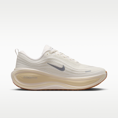 Lookbook Nike Zoom Vomero+ Sale/Coconut Milk/Light Khaki/Metallic Silver IM8336-100