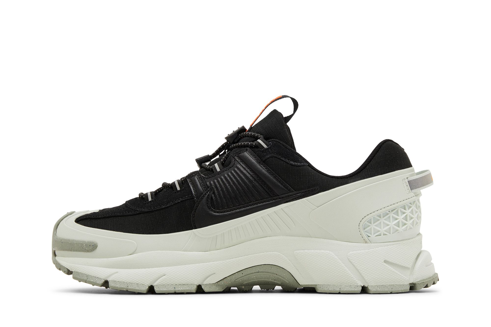 Shop Nike Zoom Vomero Roam 'Hitam Perak Terang' FV2295-001