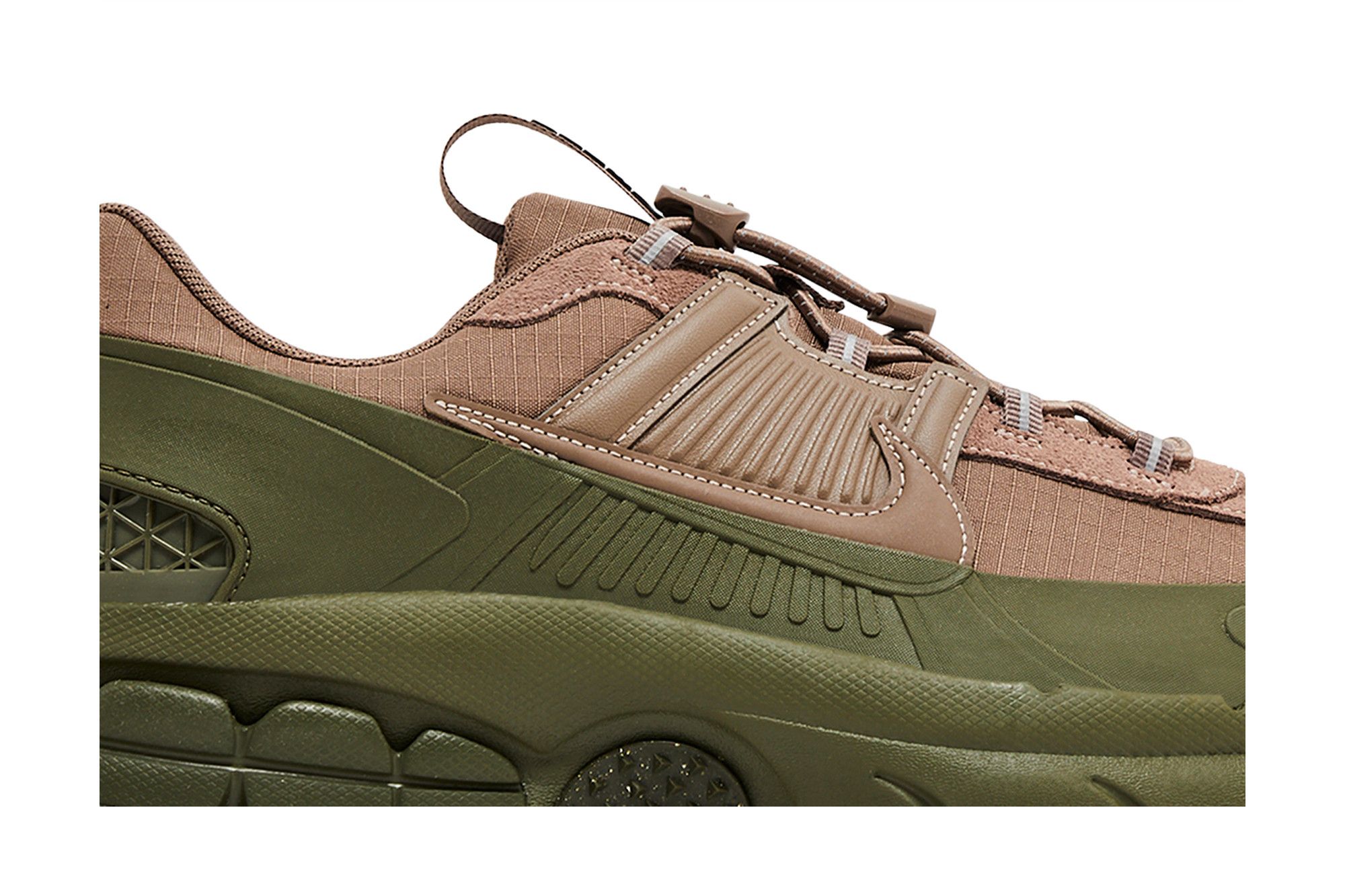 Lookbook 耐克Zoom Vomero Roam '貂棕橄榄绿' FV2295-201