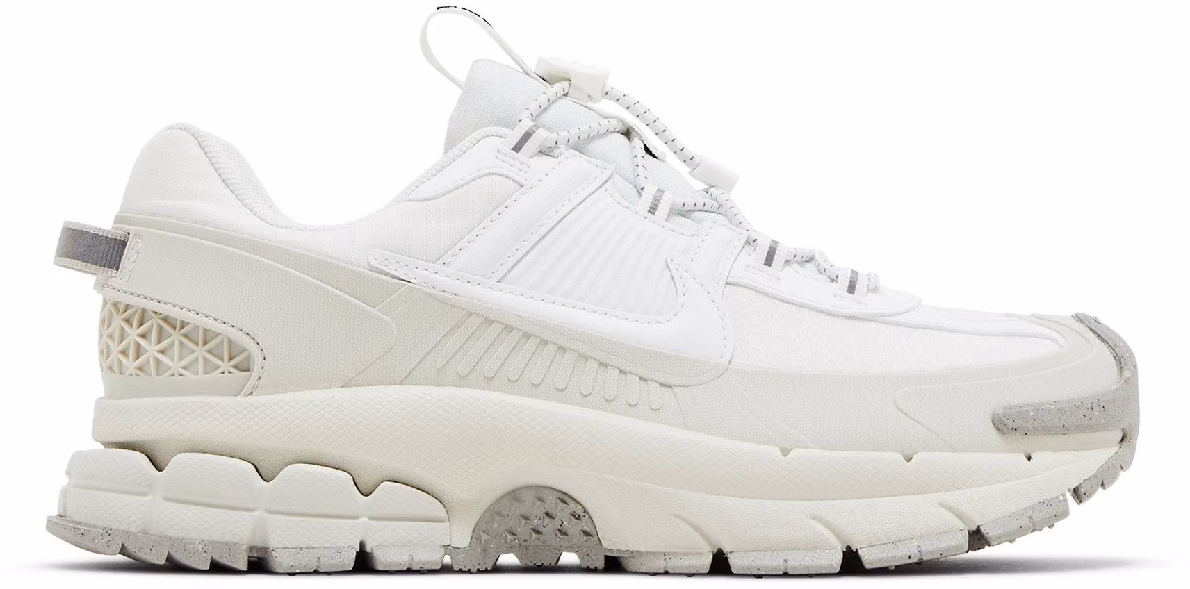 nike-air-zoom-vomero-5-roam-summit-white-hv-5951-100