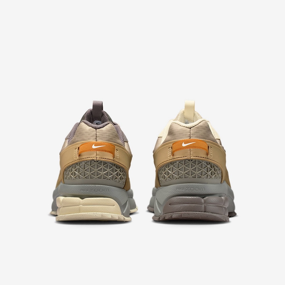 Details for ナイキ ズーム ヴォメロ ローム カジュアル シューズ IM6671223