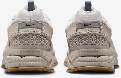 Nike Zoom Vomero Roam Kasut Larian HV4294-009 Details for Nike Zoom Vomero Roam Kasut Larian HV4294-009