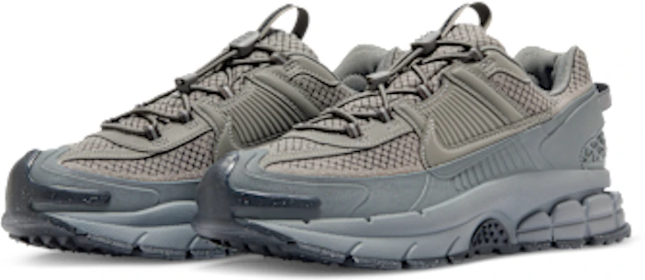 Nike Zoom Vomero Roam Metallic Pewter/Abu Abu/Cool Gray/Anthracite/Metallic Pewter HV6901-001 Details for Nike Zoom Vomero Roam Metallic Pewter/Abu Abu/Cool Gray/Anthracite/Metallic Pewter HV6901-001