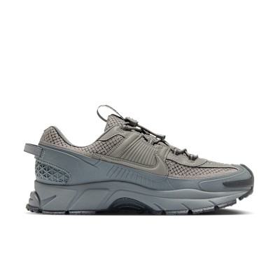 Lookbook ナイキ ズーム ヴォメロ ローマ メタリックピューター/クールグレー/アンスラサイト HV6901-001