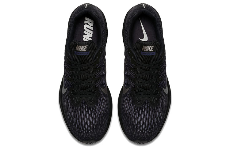 Shop Nike Zoom Winflo 5 時尚氣墊 低幫 跑步鞋 男款 黑灰