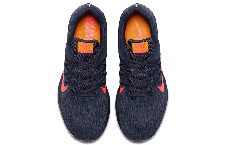 Shop Nike Zoom Winflo 5 低帮 跑步鞋 男款 藍粉