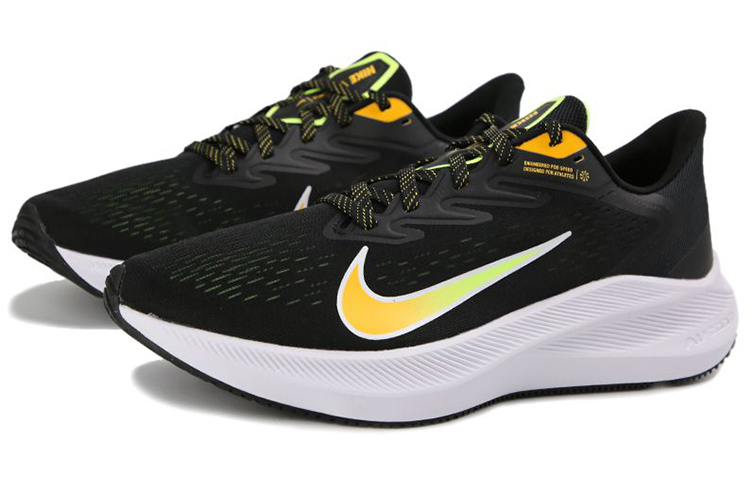 Lookbook Nike Zoom Winflo 7 'Hitam University Gold' CJ0291-007