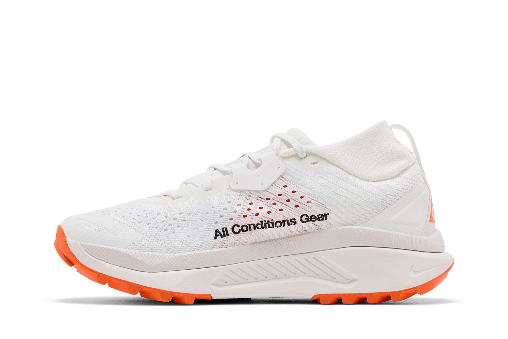 Shop 耐克ZoomX ACG Zegama“峰会白/安全橙/黑” HV8113-103