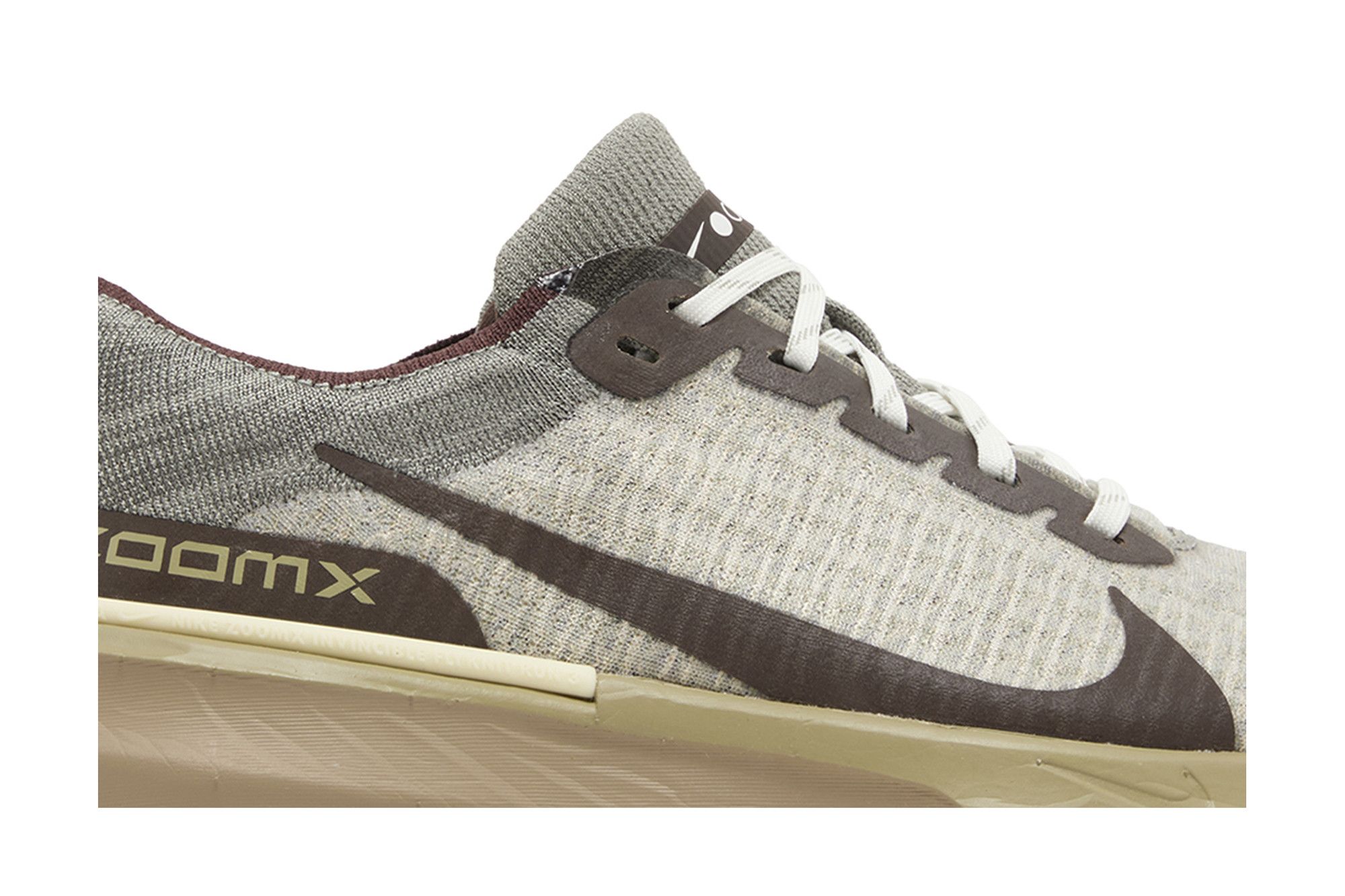 Lookbook 耐克 ZoomX Invincible 3 '深色泥灰' FZ3654-053