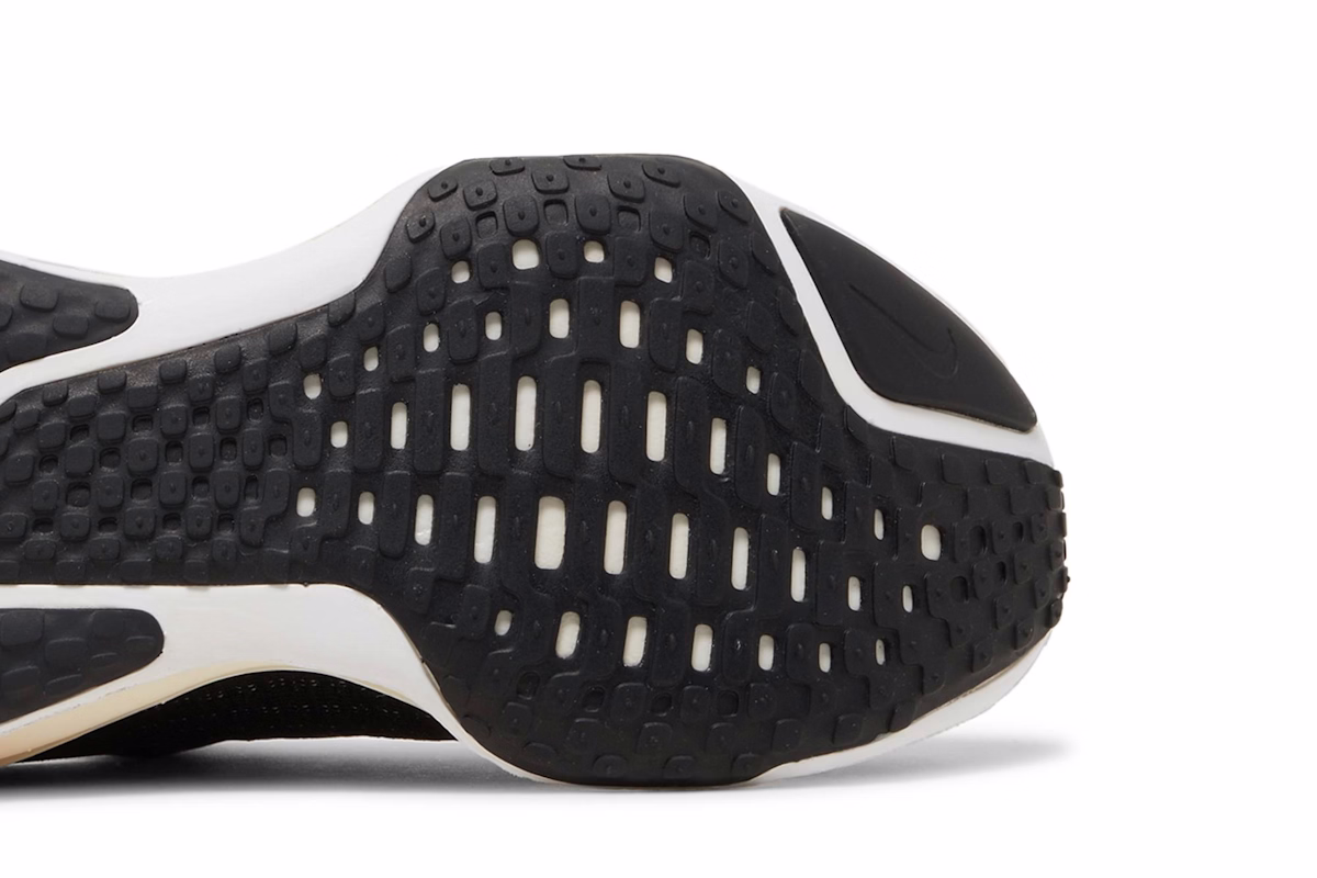 Nike ZoomX Invincible Run Flyknit 3 'Black White' DR2615-001