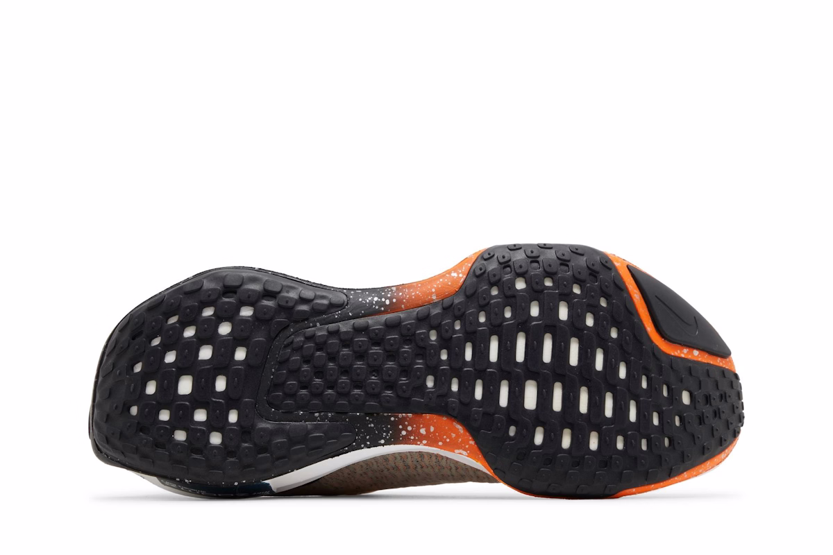 Nike ZoomX Invincible Run Flyknit 3 'Oatmeal Safety Orange' FQ8720-140