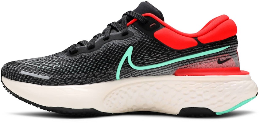 Nike ZoomX Invincible Run Flyknit 'Hitam Chile Merah' CT2228-002 Lookbook Nike ZoomX Invincible Run Flyknit 'Hitam Chile Merah' CT2228-002