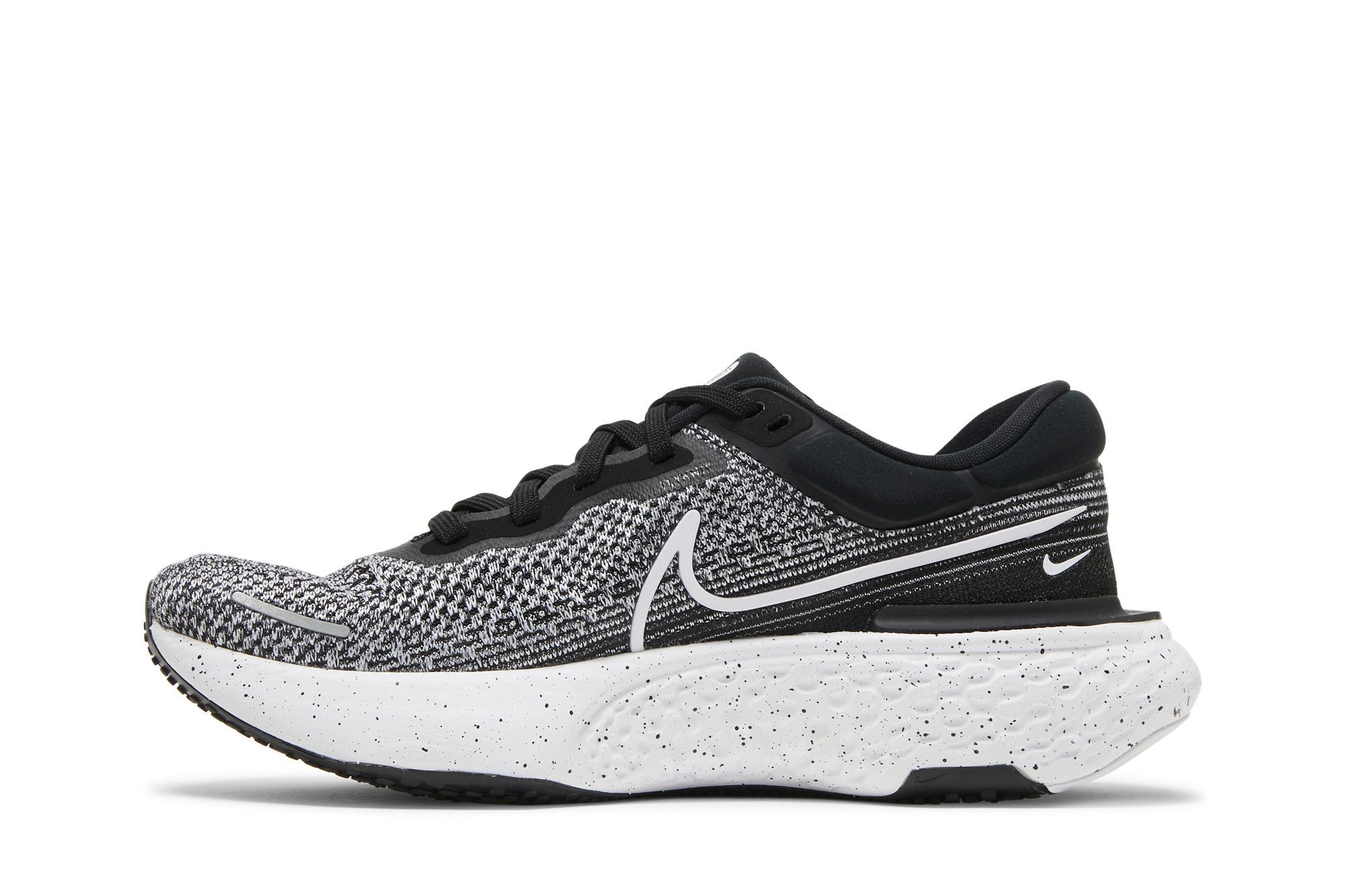 Shop 耐吉 ZoomX Invincible Run Flyknit '黑白' CT2228-103