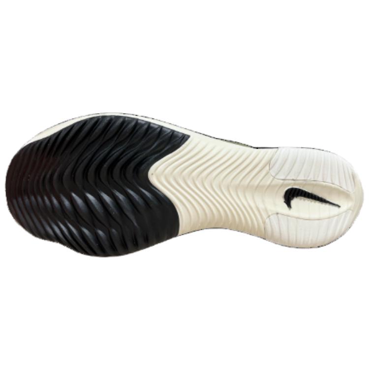 Sizing Nike ZoomX Streakfly ''Zwart Metallic Goud Grain'' DJ6566-001