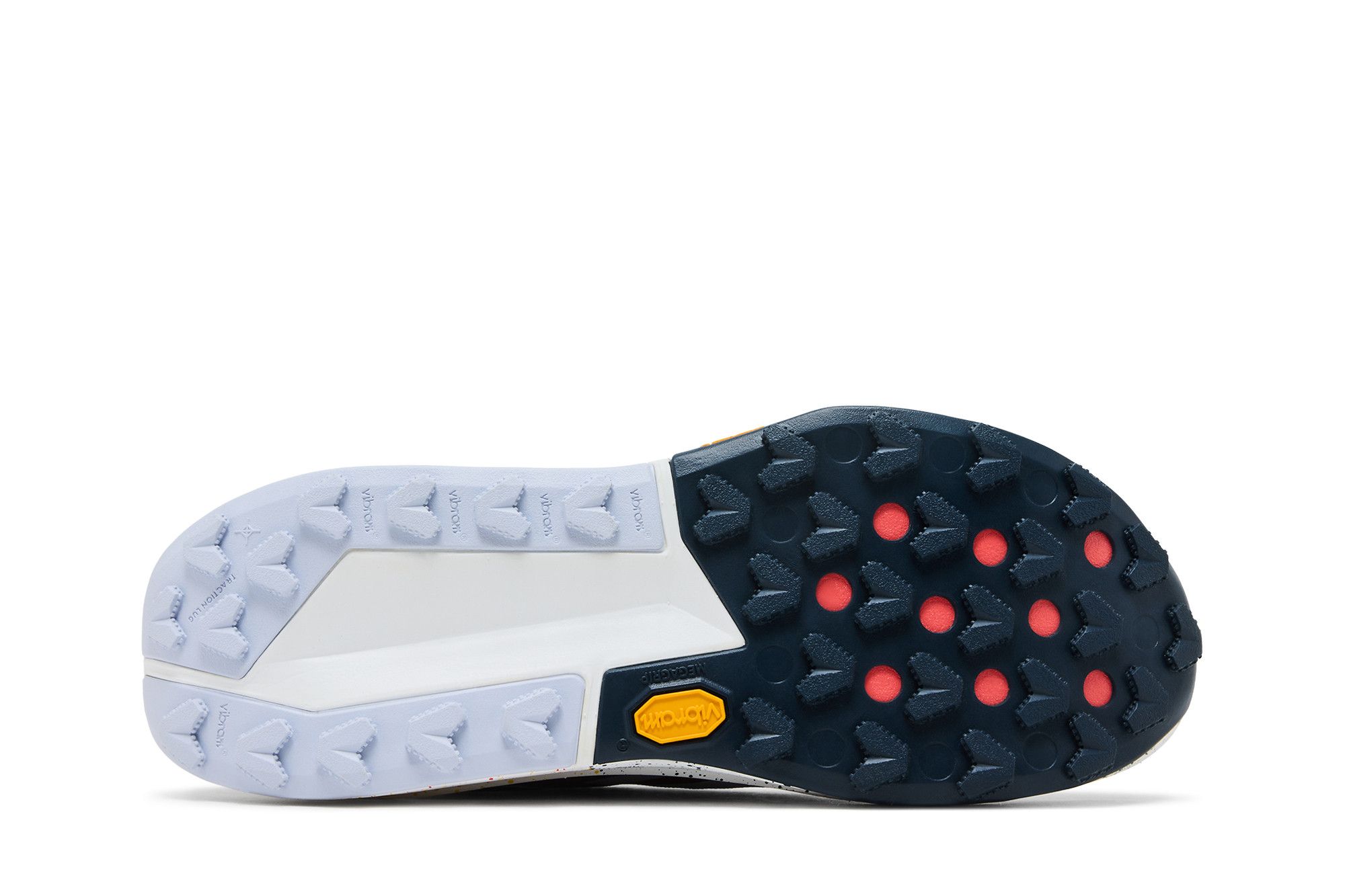 Shop 耐克ZoomX Zegama Trail 2純白金足球灰粉泡白色 FD5190-009