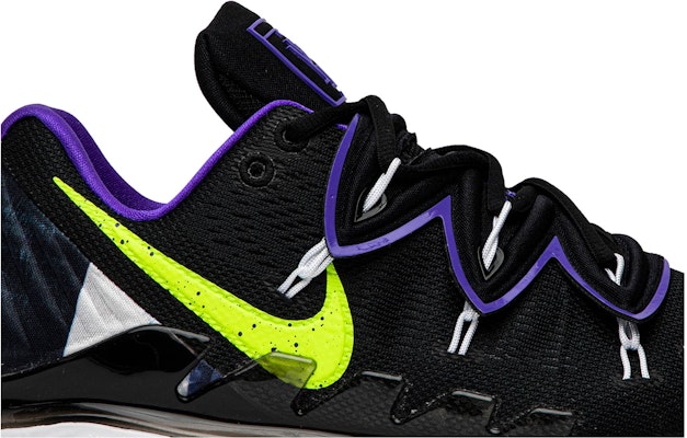 NikeCourt Air Zoom Vapor x Nike Kyrie 5 'NYC' Sepatu Olahraga Pria BQ5952-002 Order NikeCourt Air Zoom Vapor x Nike Kyrie 5 'NYC' Sepatu Olahraga Pria BQ5952-002