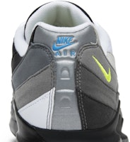 NikeCourt Vapor RF x Nike Air Max 95 'Greedy' Sepatu Sneakers AO8759-077 Sizing NikeCourt Vapor RF x Nike Air Max 95 'Greedy' Sepatu Sneakers AO8759-077