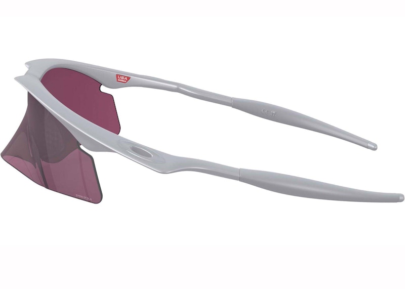 Order Oakley 13.11 独家限量版灰色太阳镜