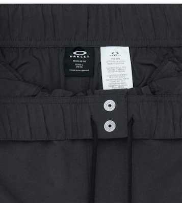 Oakley (Unisex) Japan FGL Factor Shorts 6.0 - Phantom FOA40881801N Shop Oakley (Unisex) Japan FGL Factor Shorts 6.0 - Phantom FOA40881801N