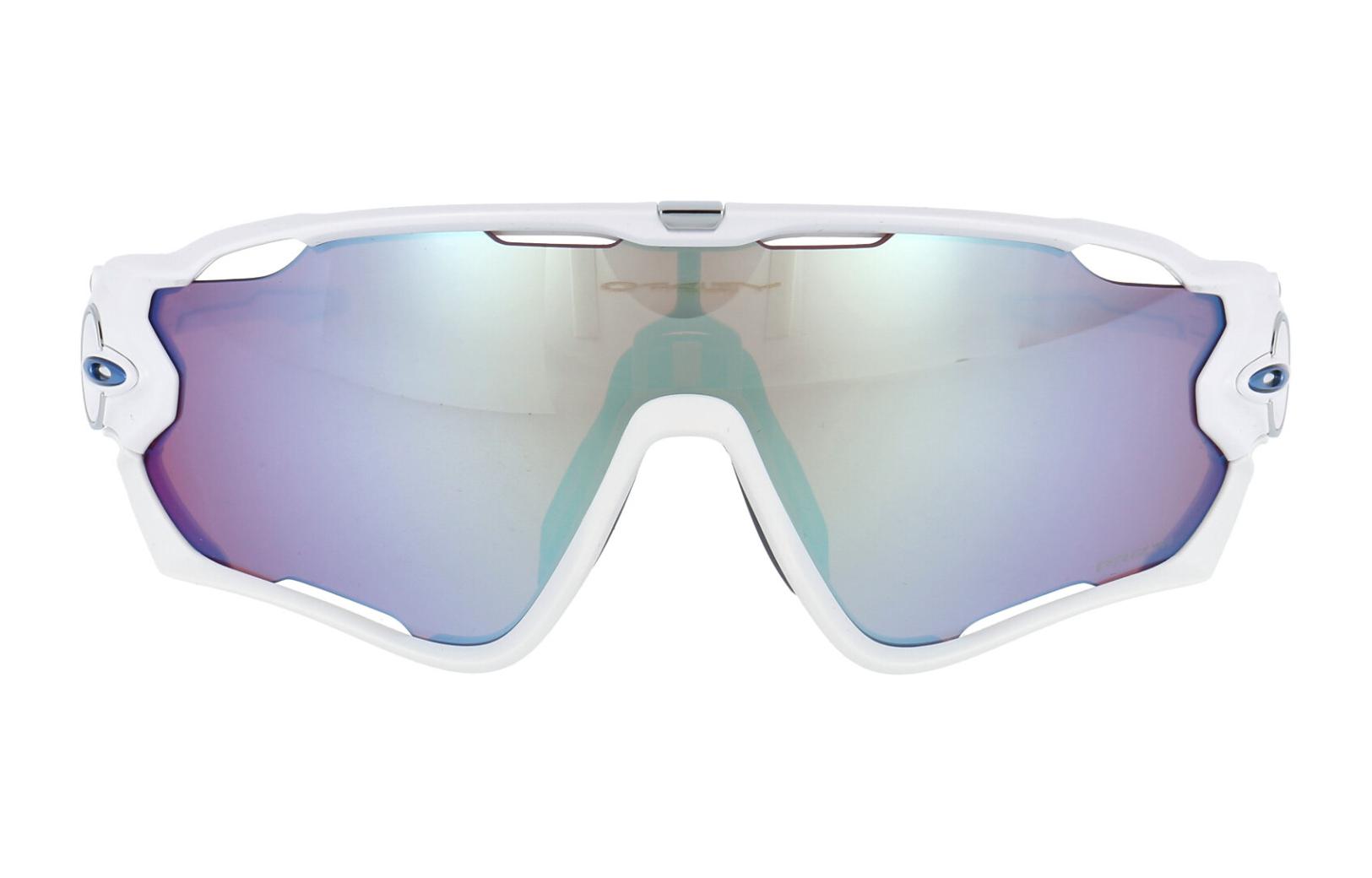 Lookbook Oakley 白色不規則太陽眼鏡 - 情侶款男女適用極簡LOGO款式 0OO9290929021