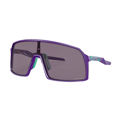 Oakley Lightweight Sport Irregular Sunglasses Unisex Purple. 0OO9406A-29