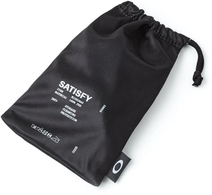 オークリーSATISFYストレートジャケットサングラス マットテラインタン/プリズムタングステン Lookbook オークリーSATISFYストレートジャケットサングラス マットテラインタン/プリズムタングステン