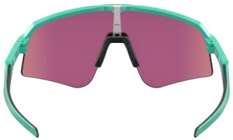 Oakley 男女不規則綠色墨鏡搭配Onobtanium鏡腿。 OO94651139 Shop Oakley 男女不規則綠色墨鏡搭配Onobtanium鏡腿。 OO94651139